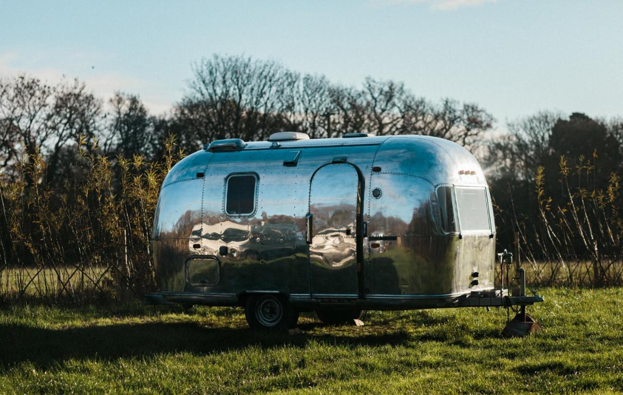 Silver Airstream Glamping & Rental Chichester Eksteriør billede
