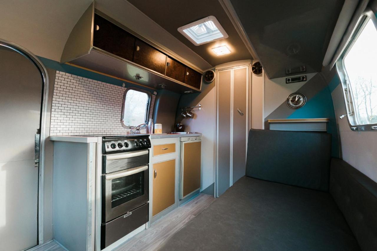 Silver Airstream Glamping & Rental Chichester Eksteriør billede