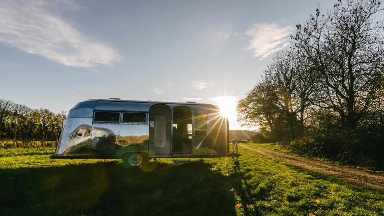 Silver Airstream Glamping & Rental Chichester Eksteriør billede