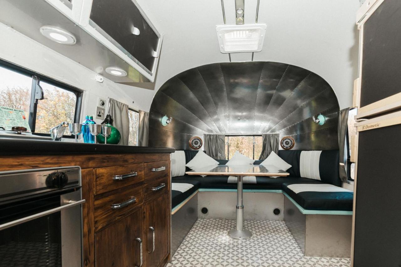 Silver Airstream Glamping & Rental Chichester Eksteriør billede
