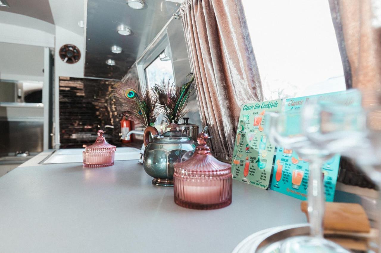 Silver Airstream Glamping & Rental Chichester Eksteriør billede