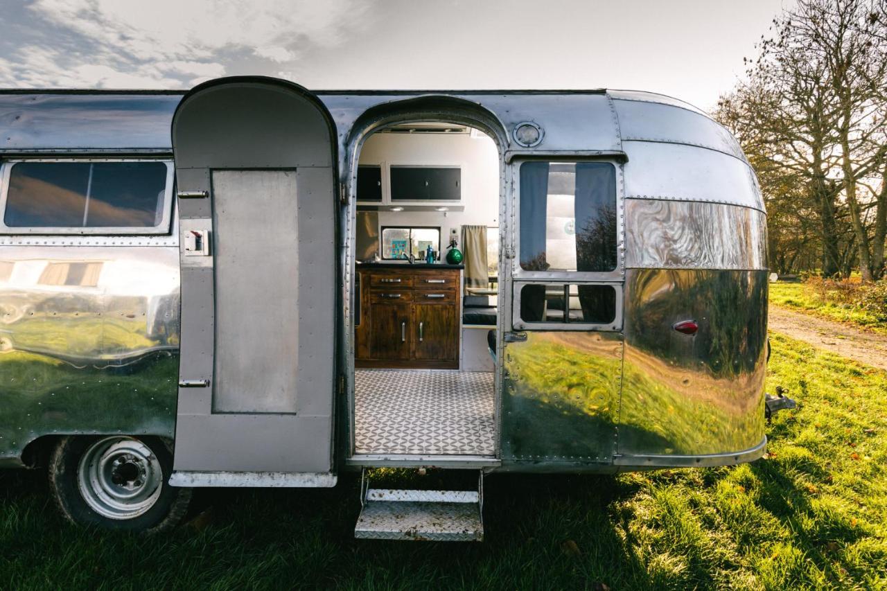 Silver Airstream Glamping & Rental Chichester Eksteriør billede