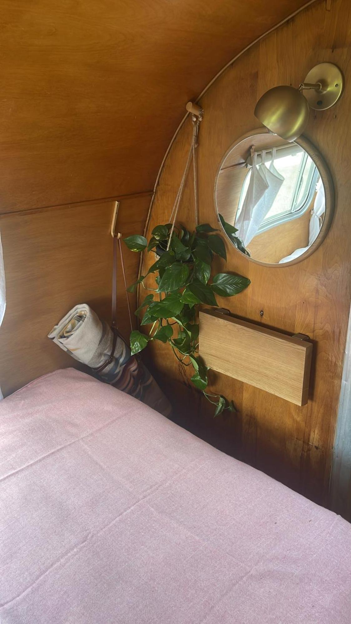 Silver Airstream Glamping & Rental Chichester Eksteriør billede